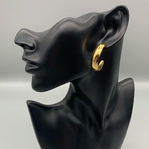 Gold Tone Hoop Earrings. Good Condition.